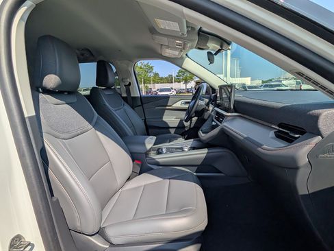 New 2025 Ford Explorer Active w/ Active Comfort Package image 7