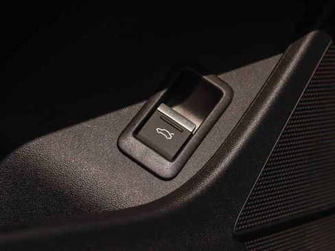 Used 2023 Audi Q4 e-tron Premium w/ Convenience Package RWD image 28