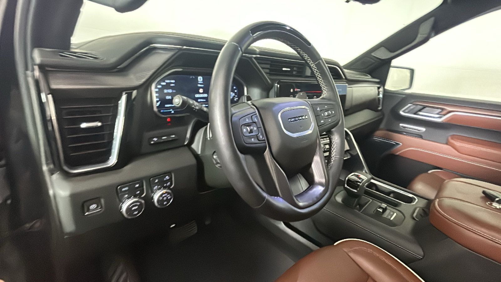 Used 2025 GMC Sierra 1500 Denali Ultimate AWD/4WD image 17