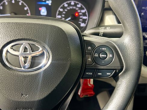 Used 2023 Toyota Corolla Cross L image 19