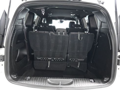 Used 2024 Chrysler Pacifica Touring image 59