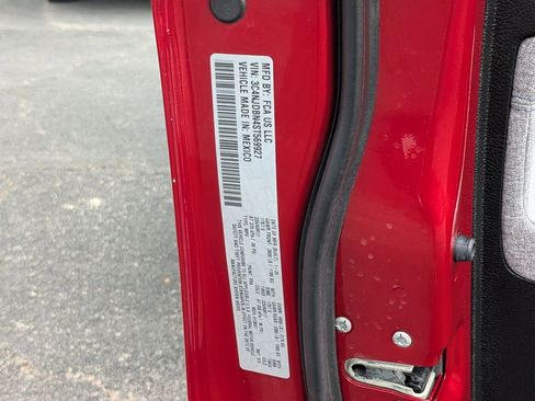 Used 2025 Jeep Compass Latitude w/ Sun & Sound Group image 32