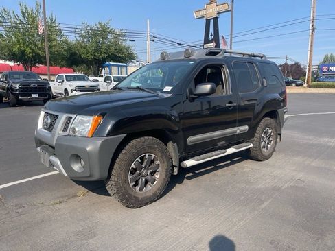 Used 2015 Nissan Xterra PRO-4X w/ Nevada Tow Package AWD/4WD image 2