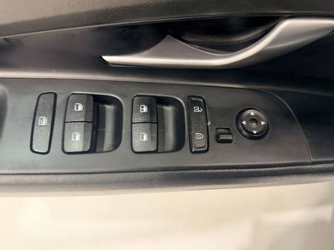 Used 2024 Hyundai Elantra SE FWD image 30