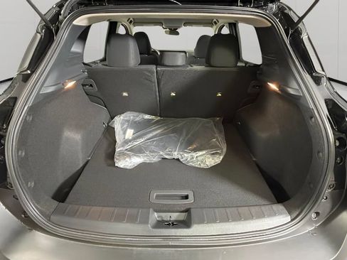 Used 2026 Nissan Kicks SV FWD image 28