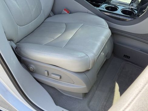 Used 2017 Buick Enclave Leather FWD image 18