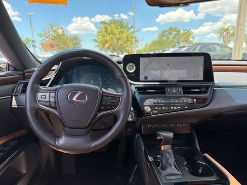 Used 2024 Lexus ES 350 w/ Premium Package FWD image 13