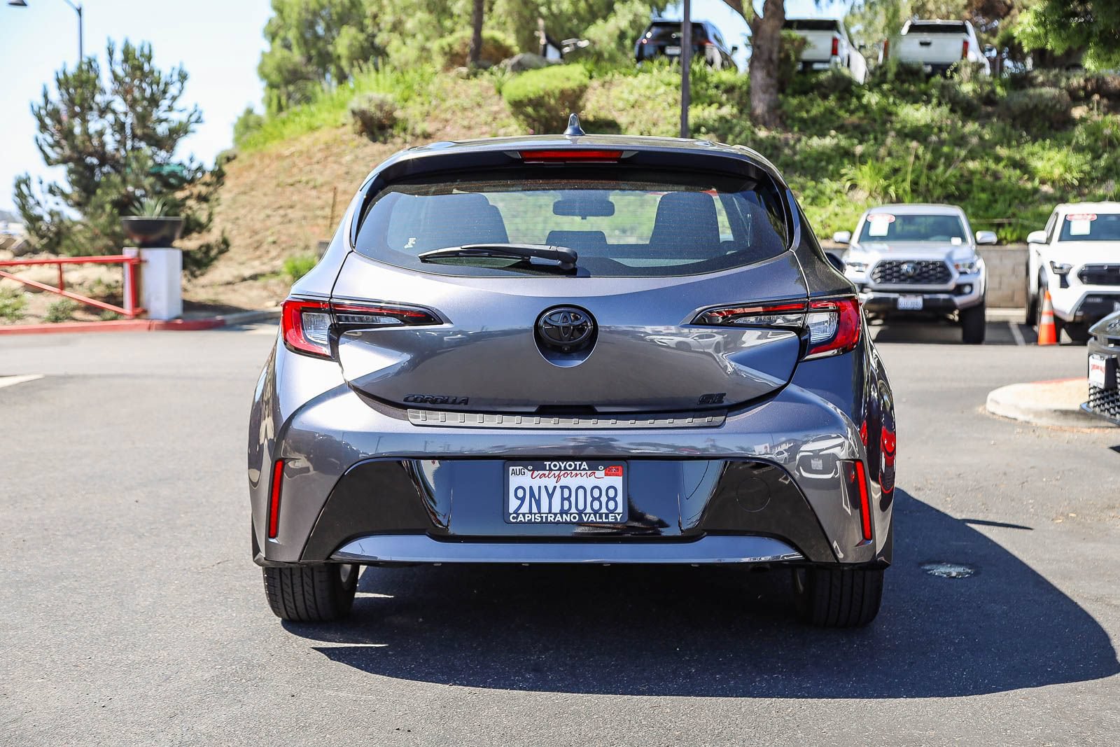 Certified 2025 Toyota Corolla SE w/ SE Package FWD image 5