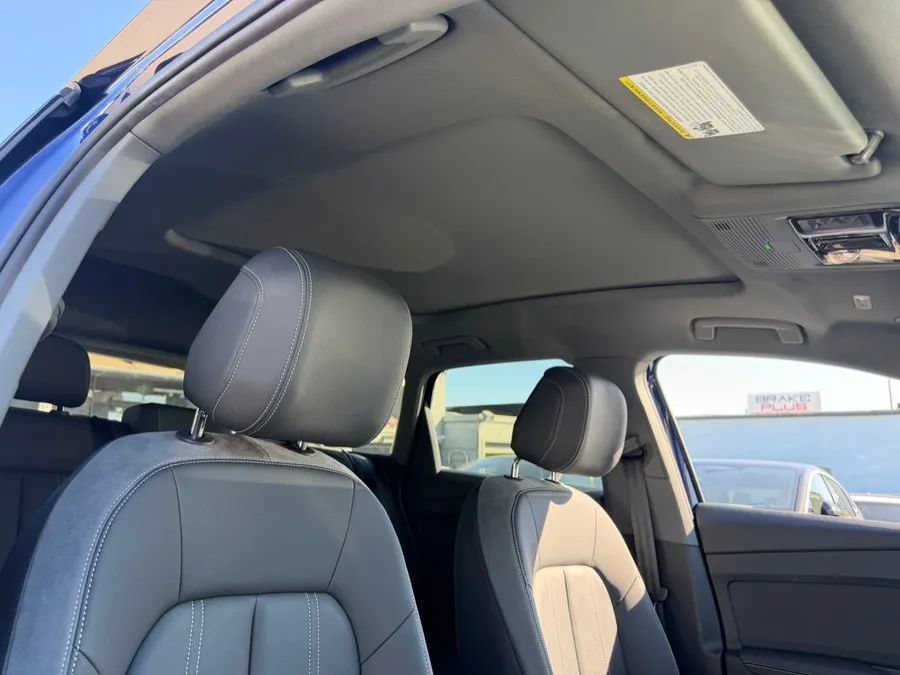 Used 2023 Audi Q4 e-tron Prestige AWD/4WD image 29