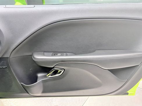 Used 2015 Dodge Challenger SRT Hellcat image 16