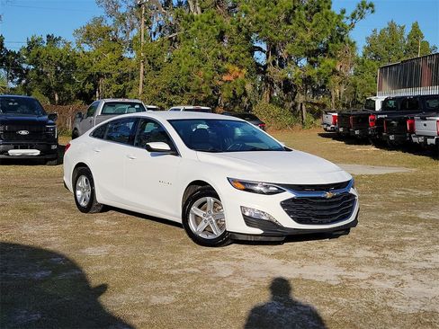 Used 2024 Chevrolet Malibu LT image 1