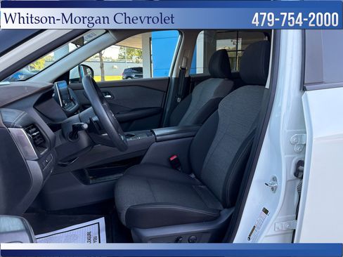 Used 2023 Nissan Rogue SV FWD image 9