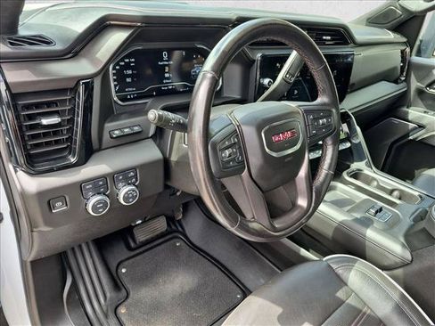 Used 2025 GMC Sierra 2500 AT4X AWD/4WD image 9