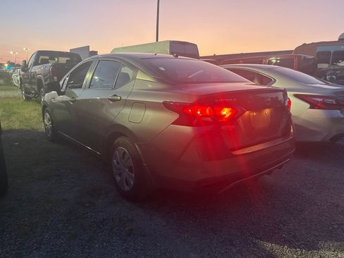 Used 2025 Nissan Versa S w/ Trunk Package FWD image 4