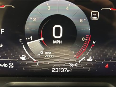 Used 2025 GMC Acadia Elevation image 14