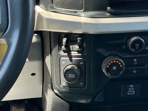 Used 2023 Ford F250 XLT AWD/4WD image 23