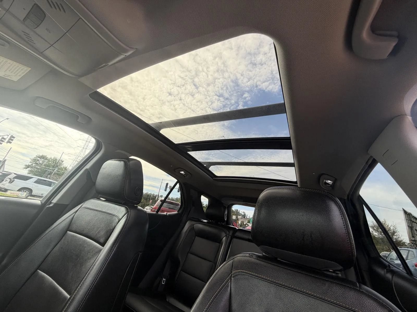 Used 2018 Chevrolet Equinox Premier AWD/4WD image 32