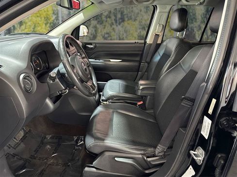 Used 2014 Jeep Compass Latitude w/ Sun/Sound Group AWD/4WD image 9