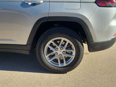 Used 2024 Jeep Grand Cherokee Laredo X w/ Luxury Tech Group I image 8