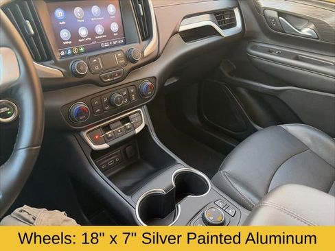 Used 2024 GMC Terrain SLT image 33