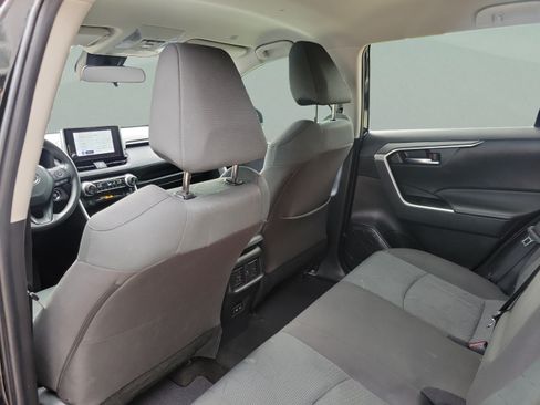 Used 2024 Toyota RAV4 XLE AWD/4WD image 23
