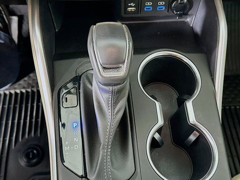 Used 2022 Toyota Highlander XLE image 24