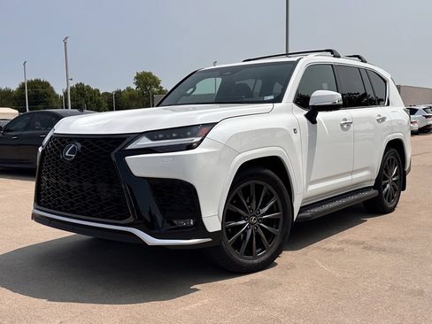 Used 2025 Lexus LX 600 F Sport w/ Accessory Package (2T) AWD/4WD image 6