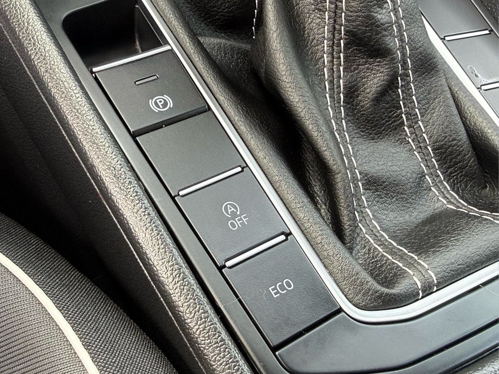 Used 2025 Volkswagen Jetta Sport FWD image 20