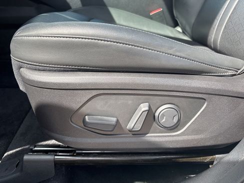 Used 2023 Kia Sorento S w/ Panoramic Sunroof Package AWD/4WD image 14