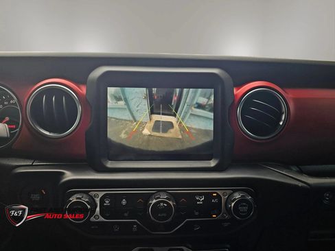 Used 2019 Jeep Wrangler Unlimited Rubicon w/ Dual Top Group AWD/4WD image 26