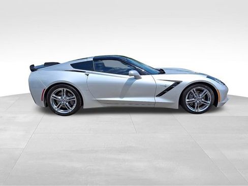 Used 2016 Chevrolet Corvette Stingray Coupe w/ Battery Protection Package RWD image 9