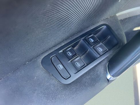 Used 2016 Volkswagen GTI S FWD image 21