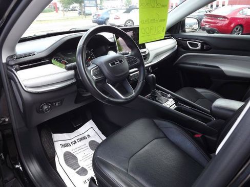 Used 2022 Jeep Compass Limited AWD/4WD image 9