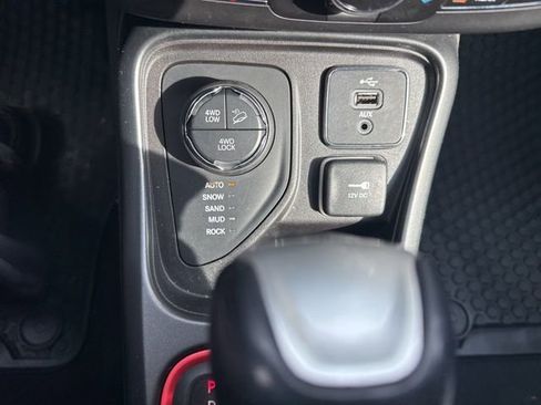 Used 2019 Jeep Compass Trailhawk w/ Cold Weather Group image 23