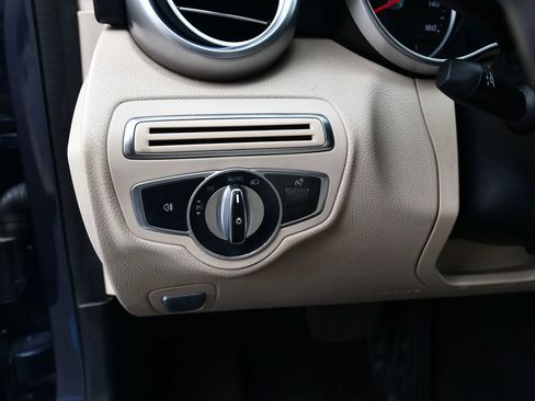 Used 2019 Mercedes-Benz C 300 Sedan image 14