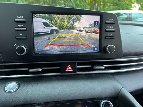 Used 2021 Hyundai Elantra SEL FWD image 14