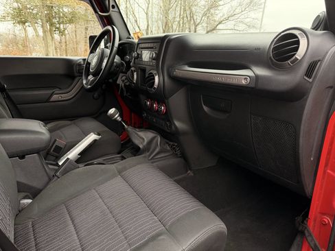 Used 2011 Jeep Wrangler Unlimited Sport w/ Dual Top Group image 16