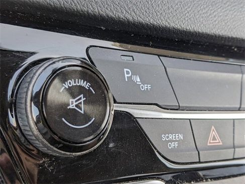 Used 2017 Chrysler Pacifica Touring-L image 23