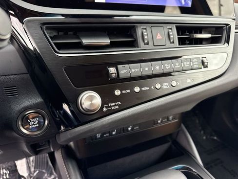 Certified 2025 Lexus ES 350 w/ Premium Package FWD image 19