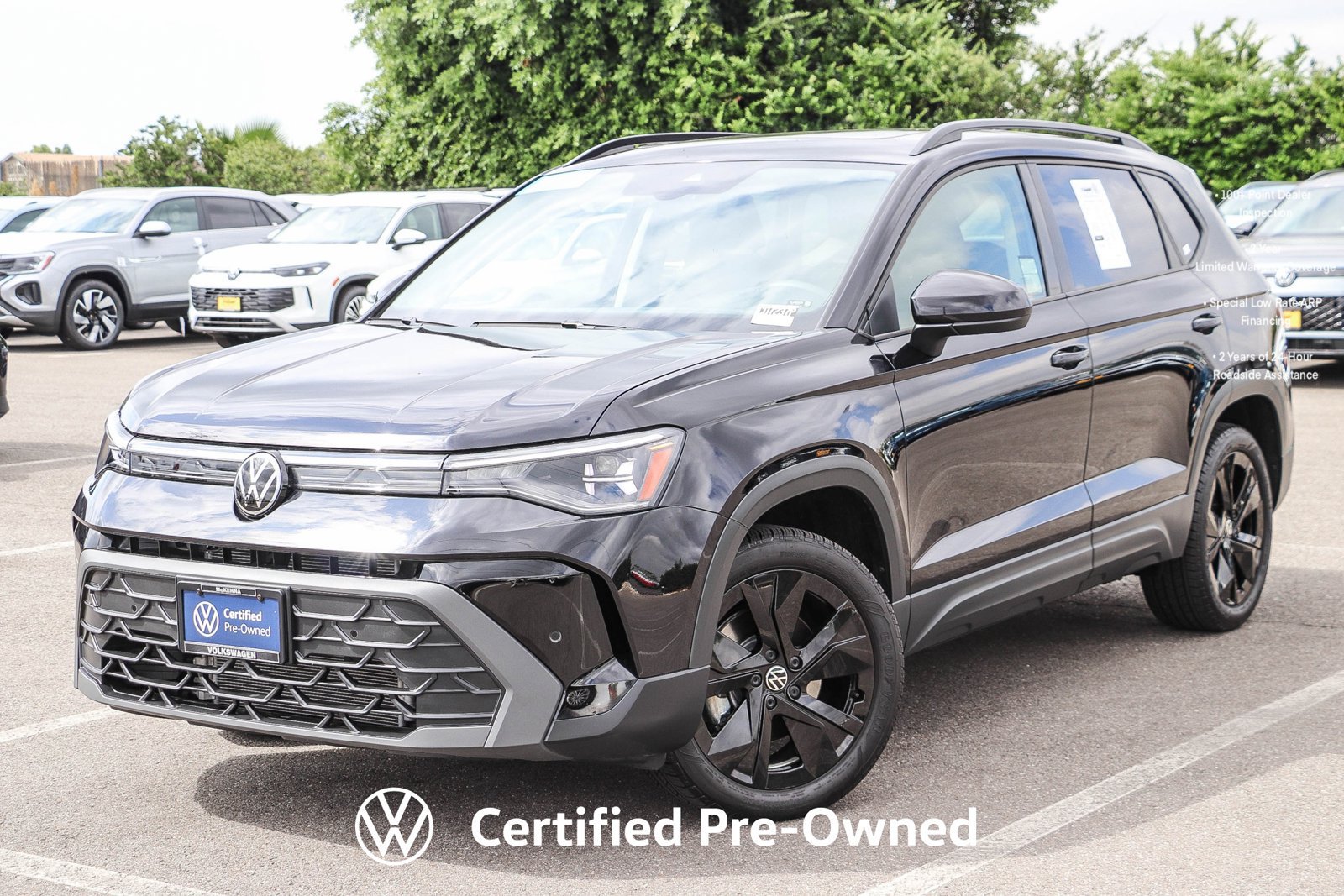 Certified 2025 Volkswagen Taos SE FWD image 1