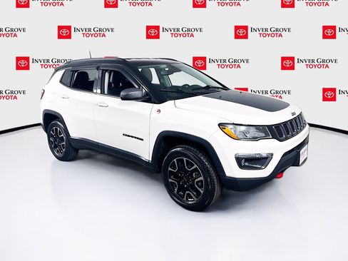 Used 2019 Jeep Compass Trailhawk w/ Cold Weather Group AWD/4WD image 3
