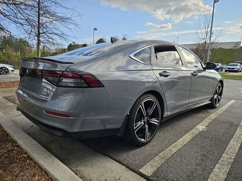 Used 2025 Honda Accord Sport image 10