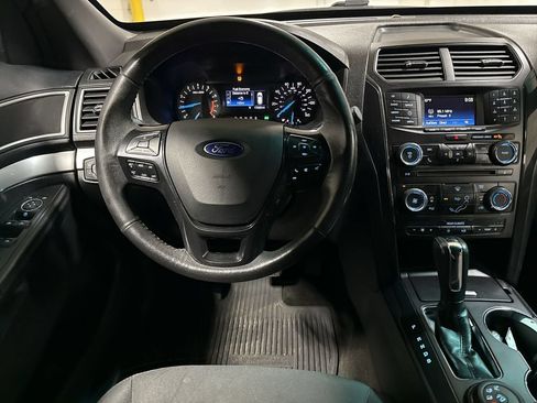 Used 2016 Ford Explorer XLT AWD/4WD image 11