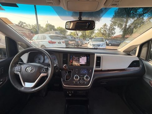 Used 2015 Toyota Sienna Limited AWD/4WD image 2