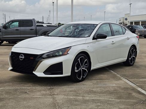 Used 2025 Nissan Altima 2.5 SR image 9