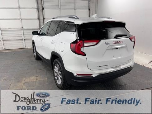 Used 2024 GMC Terrain SLT image 5