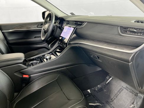 Used 2022 Jeep Grand Cherokee Limited image 29