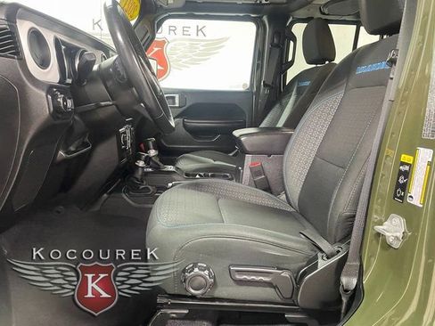 Used 2021 Jeep Wrangler Unlimited Islander image 11