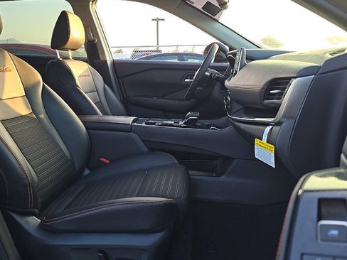 Used 2025 Nissan Rogue SV w/ Rock Creek Premium Package AWD/4WD image 7