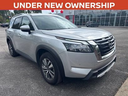 Used 2025 Nissan Pathfinder SL